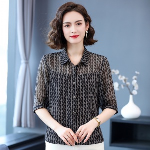     仿真絲印花短袖襯衫上衣2023夏季新款中年媽媽裝寬松大碼T恤襯衣